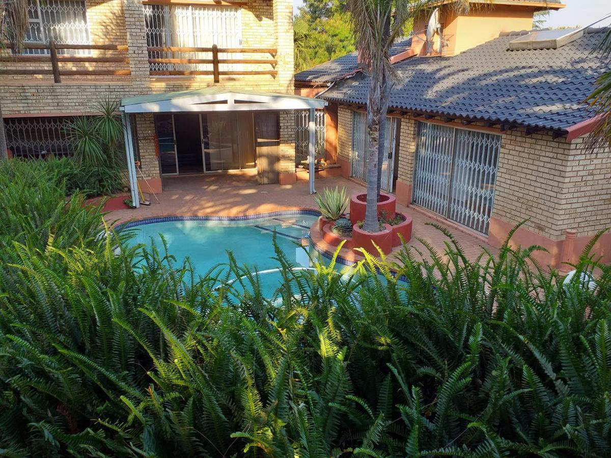 Restfull Guest House Roodepoort Exterior photo